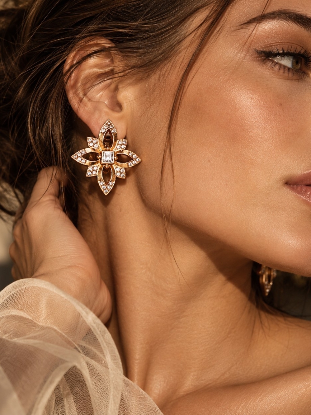 Vintage-Inspired Crystal Statement Clip-On Earrings ✨